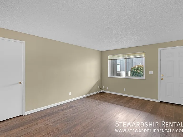 1170 Grant Aly #A — Photo 5