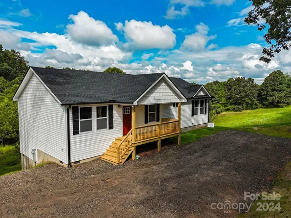 7 Greenridge Rd, Weaverville, NC 28787