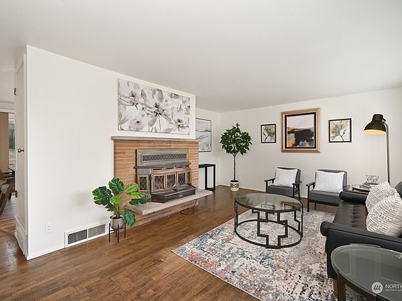 5th image of 7520 198th Street SW