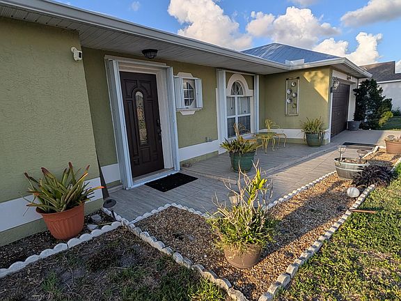 4th image of 531 SW Bradshaw Circle
