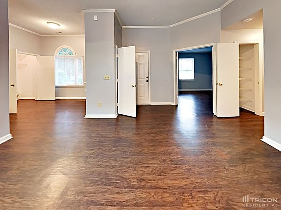 3rd image of 7105 Chattanooga Ln