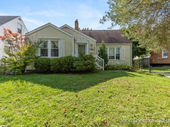 1822 Mayfair Dr NE, Grand Rapids, MI 49503
