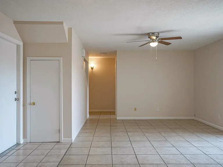 5004 Plateau Ln NW — Photo 9