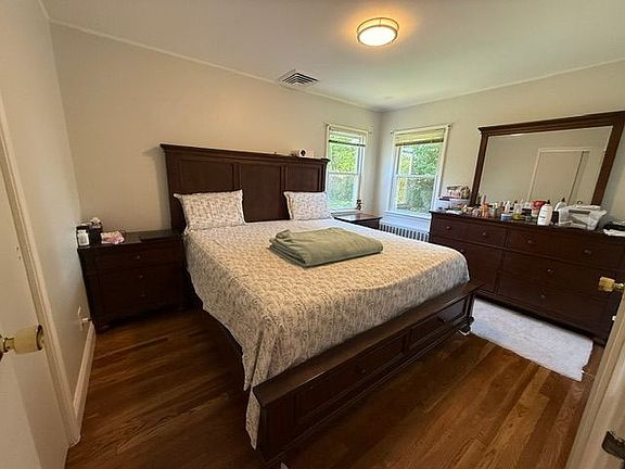 5th image of 20 Gainsboro Ln