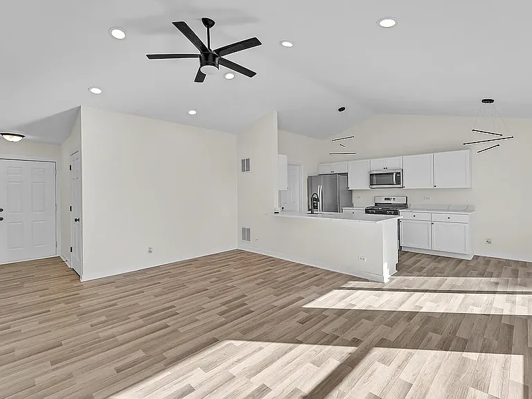 4201 Tallgrass Ct — Photo 3