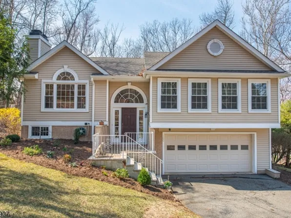 100 Canada Goose Dr, Allamuchy Twp., NJ 07840