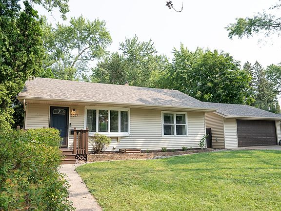 4th image of 2027 Northwood Dr