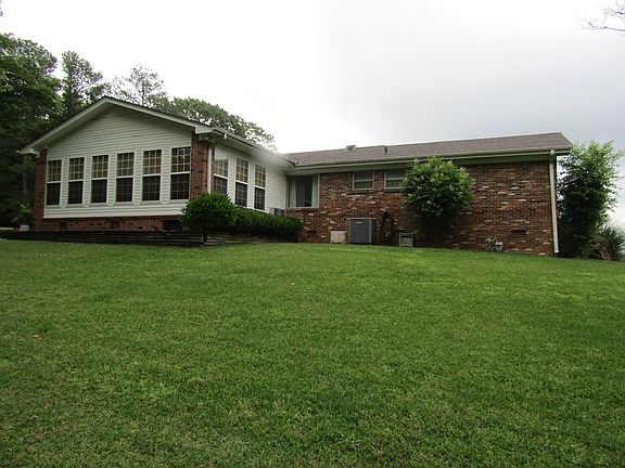 4th image of 141 Mountain View Dr