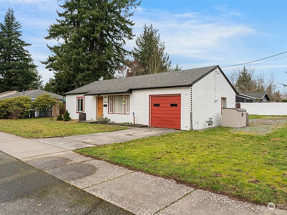2nd image of 1032 Dean Drive