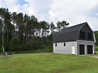 3 Maranacook Rd, Winthrop, ME 04364