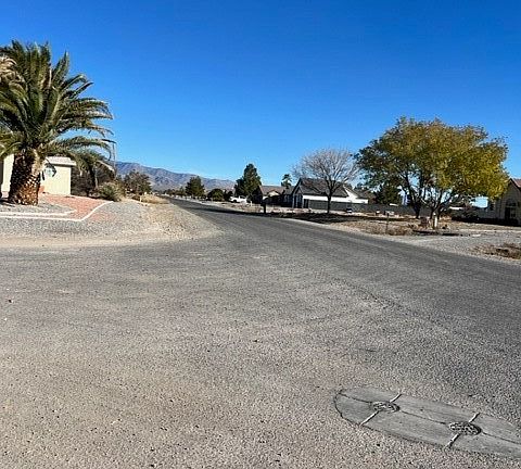 3rd image of 3160 S Torrey Pines Ave