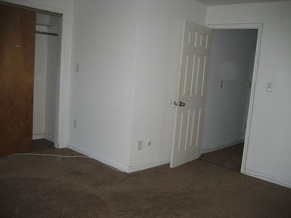 4th image of 4940 N Penn St #5f11fb24f