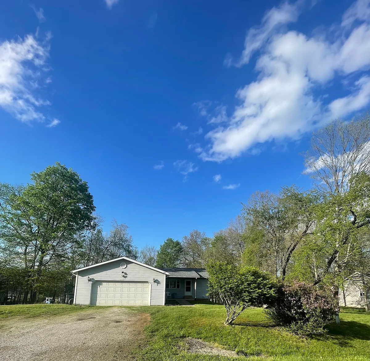 Front of house - 528 Crestmonte Dr