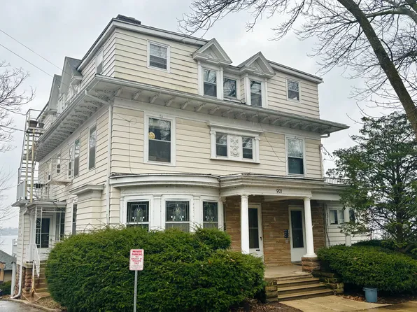 901 Spaight St #9, Madison, WI 53703