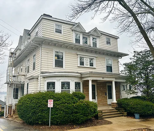 901 Spaight St #9 Photo 1