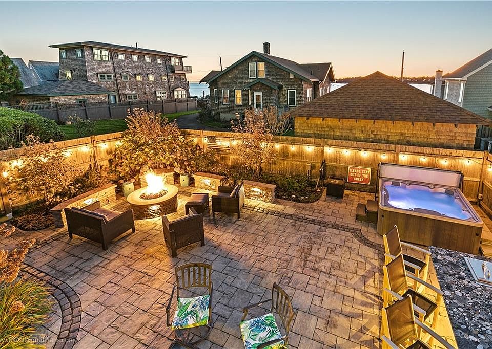 63 Tuckerman Ave, Middletown, RI 02842 Zillow