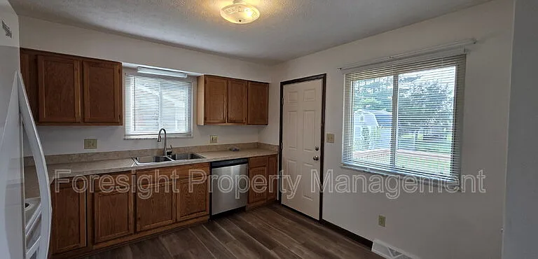 53 Carriage Dr — Photo 8