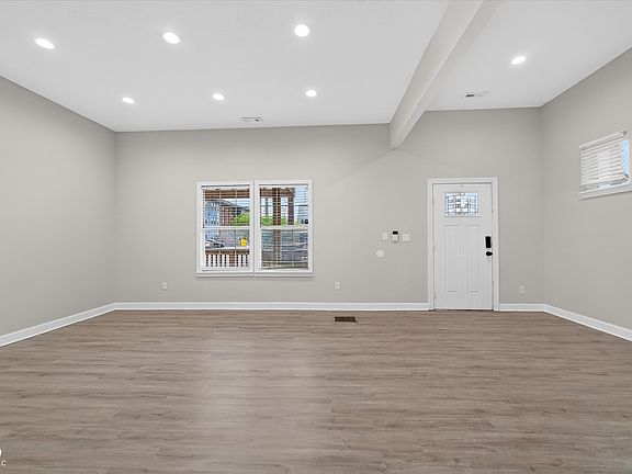 5th image of 444 N Keystone Ave