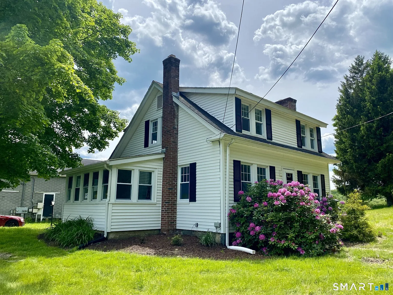 3 bed, 1.0 bath, 1066 sqft, $2,500 — Photo 2