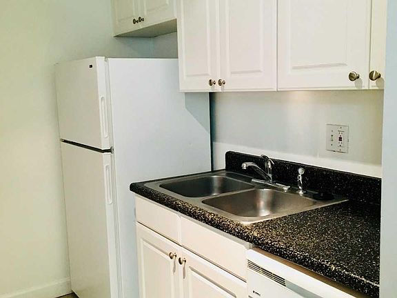 2nd image of 5157 Waterman Blvd #1