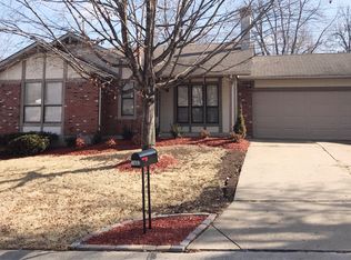 1002 Enwood Ct, Saint Peters, MO