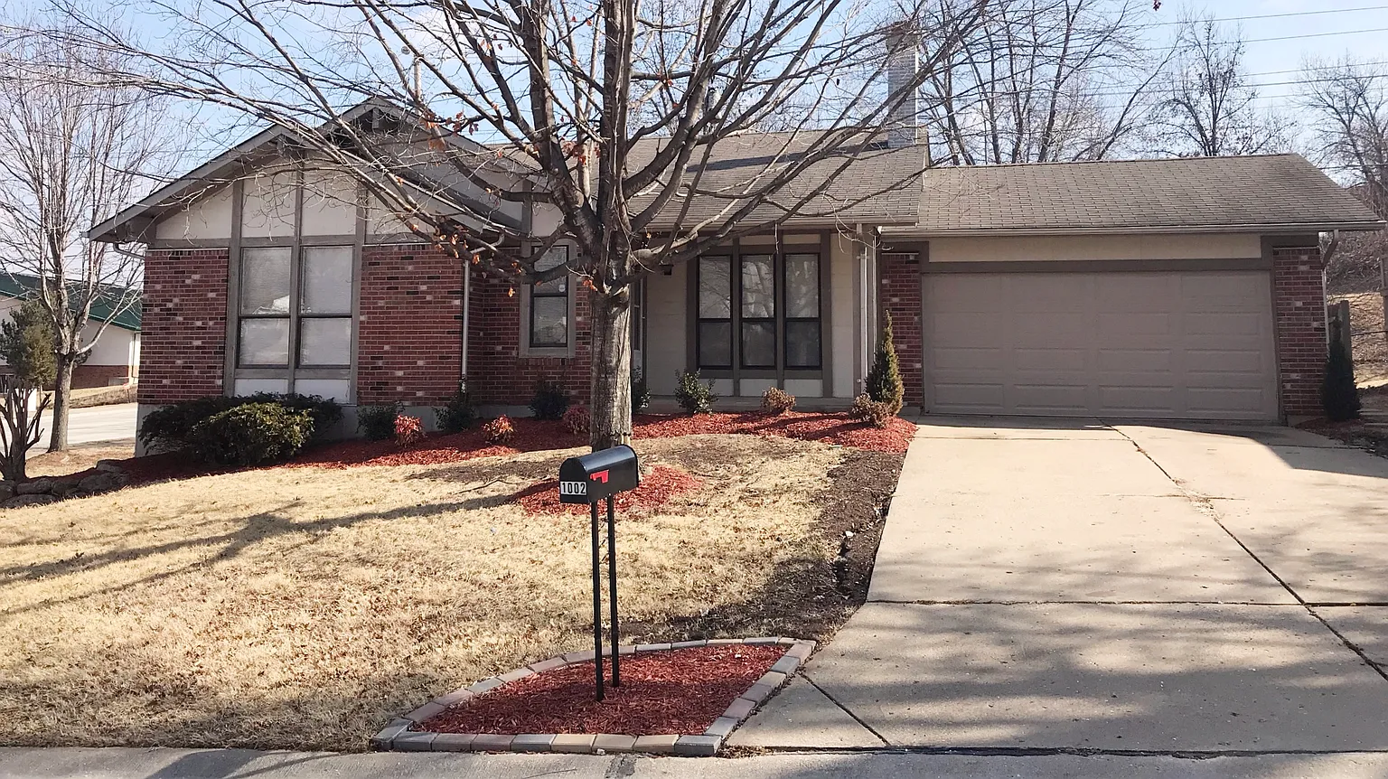 1002 Enwood Ct photo 1