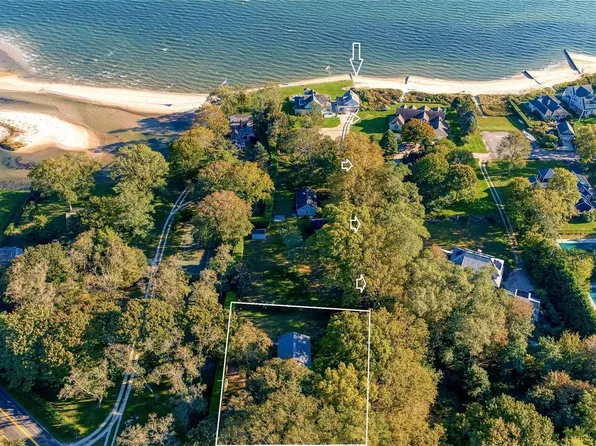 (undisclosed Address), Cutchogue, NY 11935