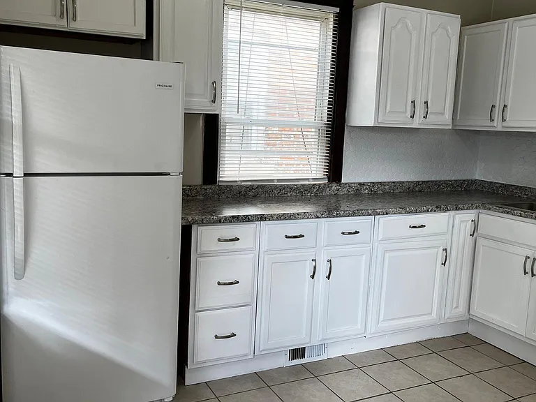 8024 S Muskegon Ave — Photo 6