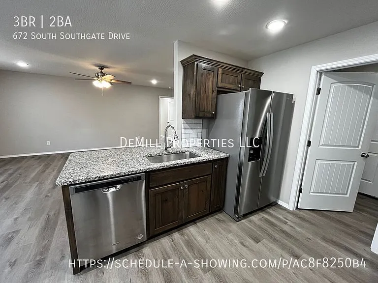 672 S Southgate Dr — Photo 7