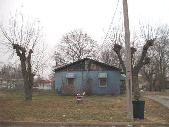 4th image of 312 S Lake St