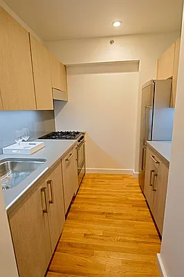 Rented by Stonehenge NYC LLC | media 13