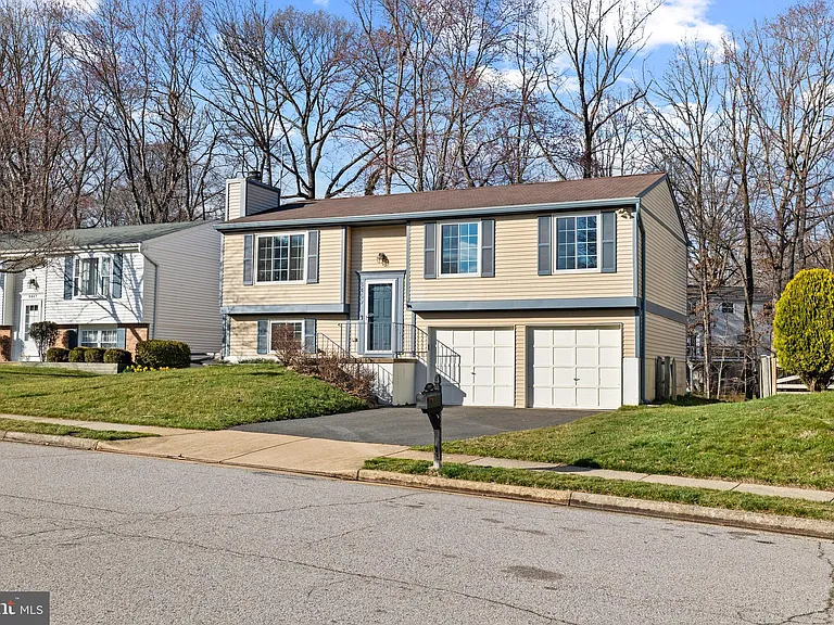 8469 Rippled Creek Ct — Photo 2