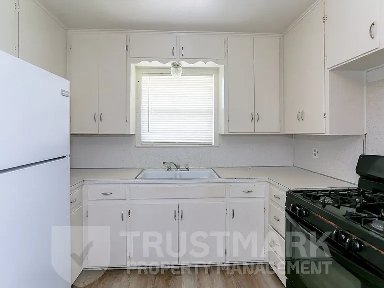 507 Adams Ave #A — Photo 9