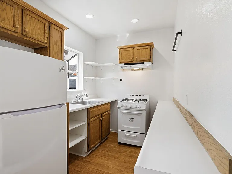 3553 Mission St #C — Photo 5