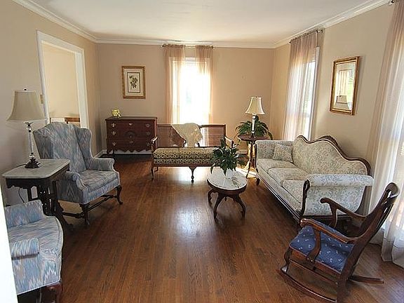 3rd image of 6620 Ladd Dr
