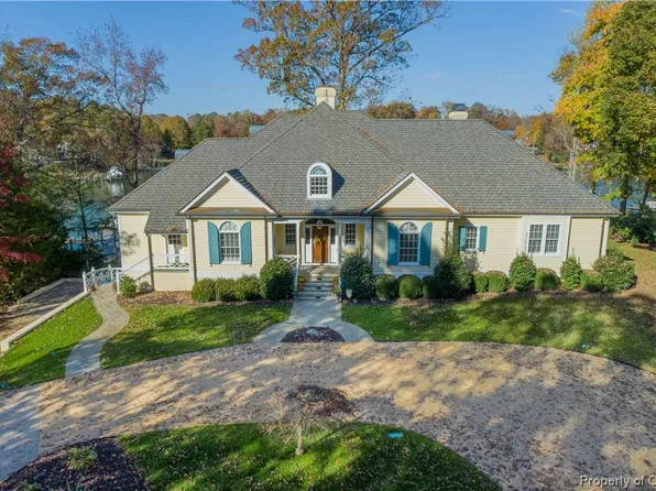 187 York Rd, Irvington, VA 22480