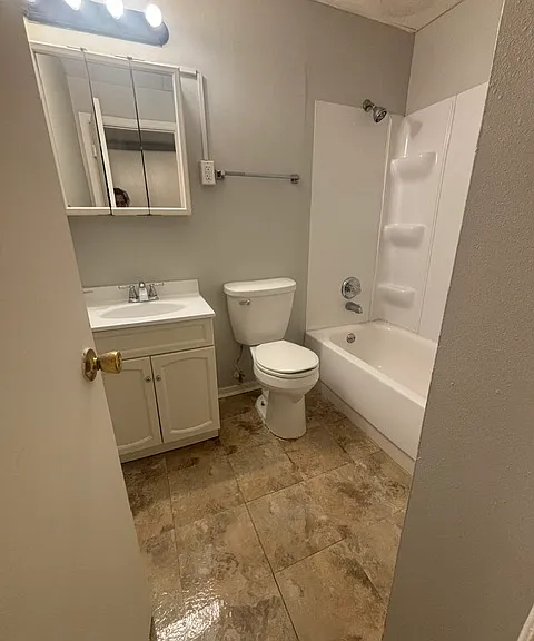 52 College Ave #1-4 — Photo 6