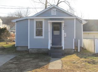 15 White Haven Pl, Bloomingdale, NJ 07403