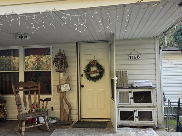 1168 White Oak Rd, Grundy, VA 24614