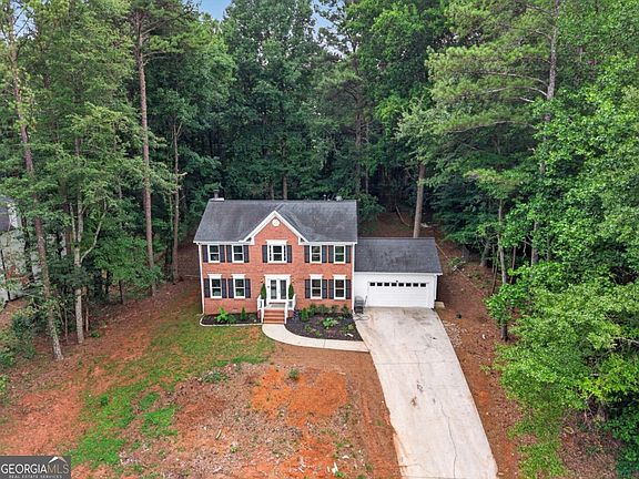 4th image of 535 Woodrow Dr