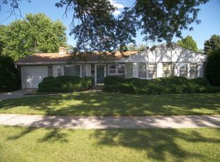 111 S Clifton Ave, Elgin, IL 60123