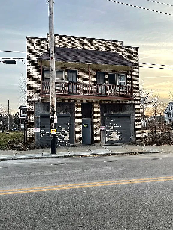 11718 Union Ave photo 1