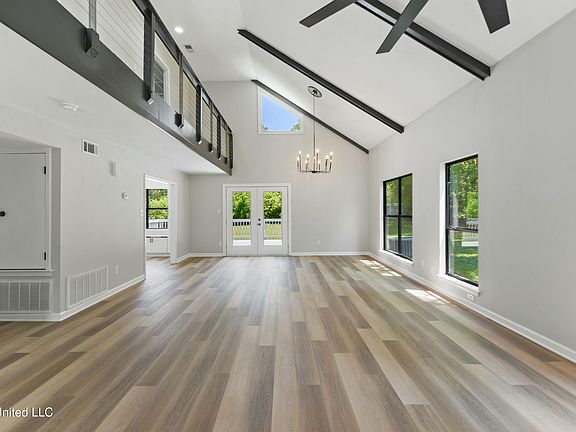 3rd image of 1226 King Henry Dr