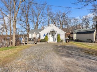 2 Hillcrest Ave, Southwick, MA 01077