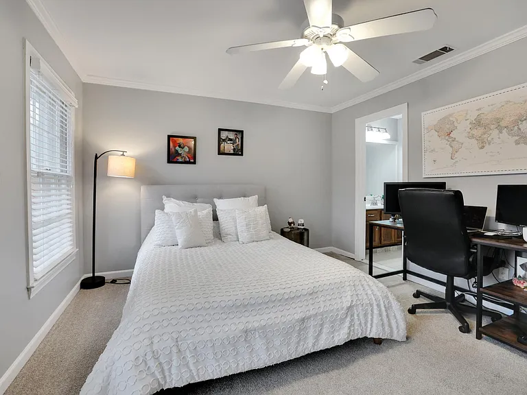 Upstairs front bedroom (before replacement of the carpet)
