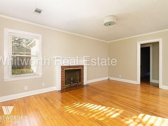 4th image of 206 E Glen Iris Ln