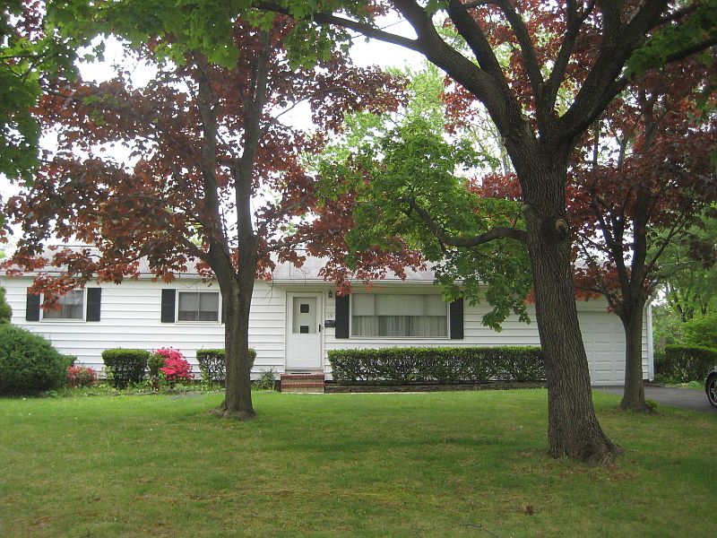 2nd image of 19 Crestwood Ave
