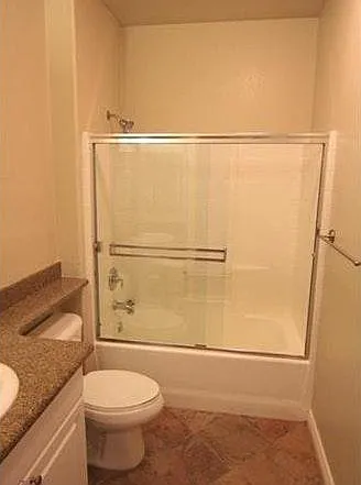 2nd Bath room