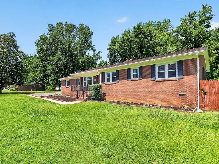 6901 Ridge Lane Rd — Photo 30