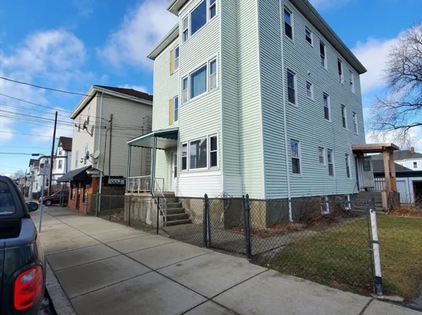 1124 Bedford St, Fall River, MA 02723